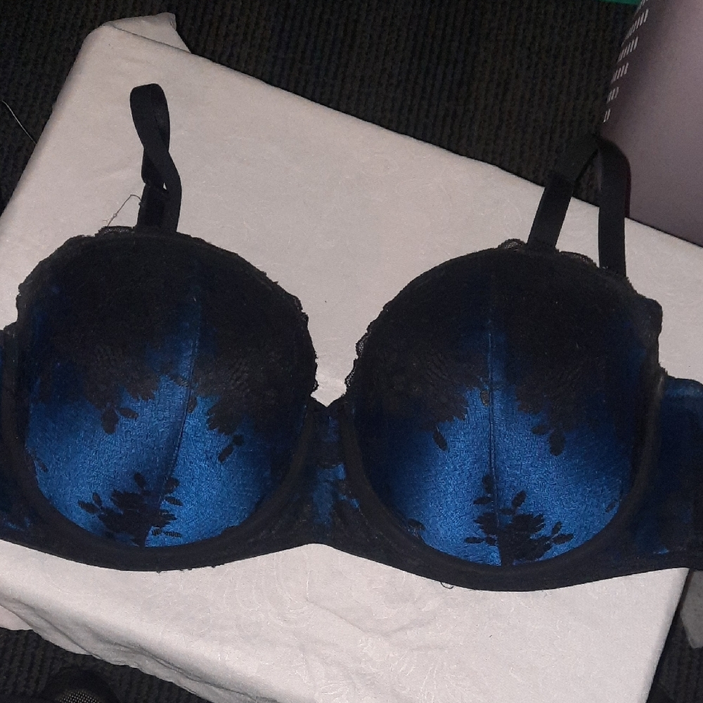 Torrid Push Up Two Tone Lace Straight Back Bra